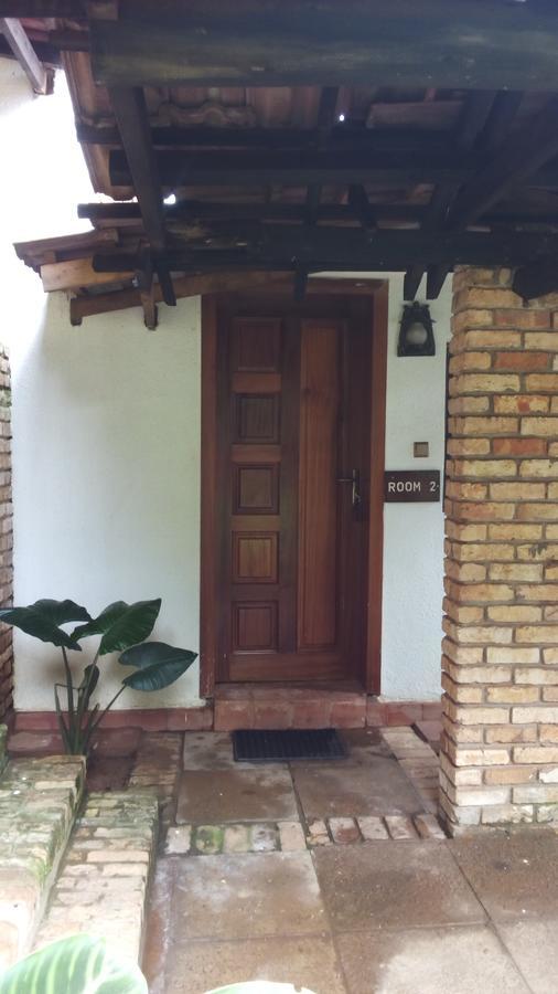 White Horse Inn Kabale Екстериор снимка