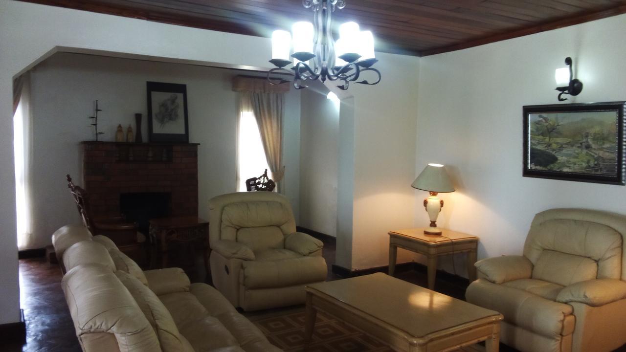 White Horse Inn Kabale Екстериор снимка